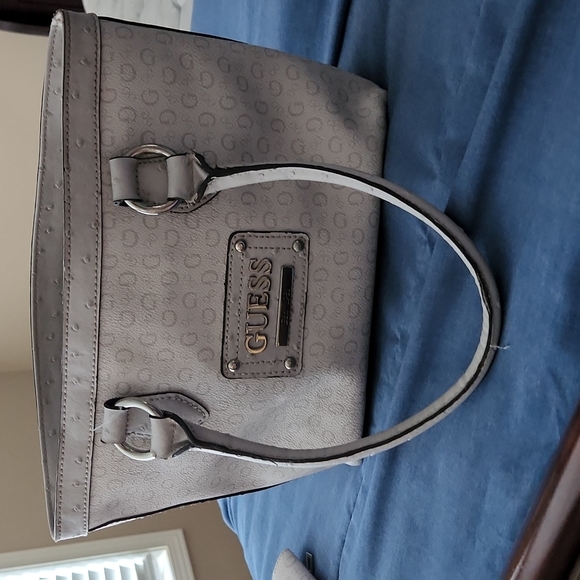 Guess Handbag - Picture 3 of 3
